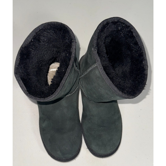 UGG Australia Womens 8 Boot Classic Short Outdoor Winter Warm Cool Weather Cozy - Picture 2 of 8